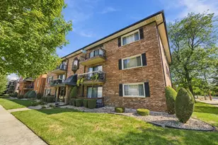10851 S Keating Ave, Oak Lawn, IL 60453 - Photo 1