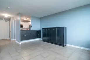 4250 N Marine Dr, Chicago, IL 60613 - Photo 10