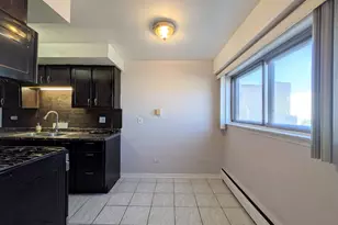 7540 N Ridge Blvd, Chicago, IL 60645 - Photo 6