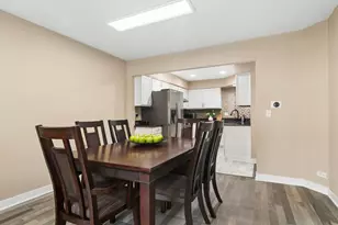 1432 Newport Ln, Mundelein, IL 60060 - Photo 10
