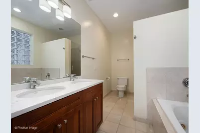 3417 N Bosworth Street #2, Chicago, IL 60657 - Photo 12