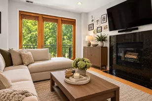 3417 N Bosworth St, Chicago, IL 60657 - Photo 2
