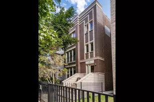 3417 N Bosworth St, Chicago, IL 60657 - Photo 1