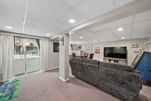 1313 Gilray Dr, Joliet, IL 60431 - Photo 18