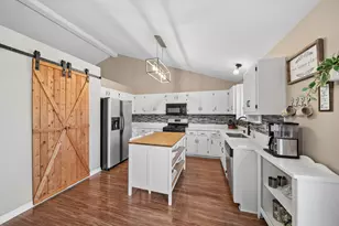 1313 Gilray Dr, Joliet, IL 60431 - Photo 8
