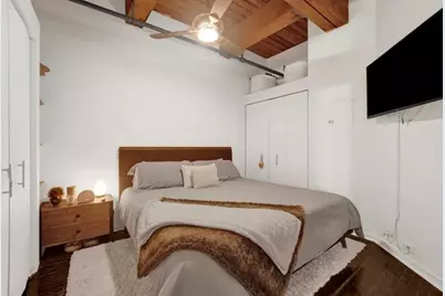 225 W Huron Street #211, Chicago, IL 60654 - Photo 8