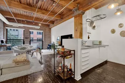 225 W Huron Street #211, Chicago, IL 60654 - Photo 4