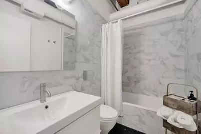 225 W Huron Street #211, Chicago, IL 60654 - Photo 10