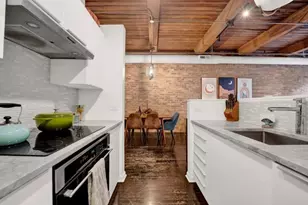 225 W Huron St, Chicago, IL 60654 - Photo 6