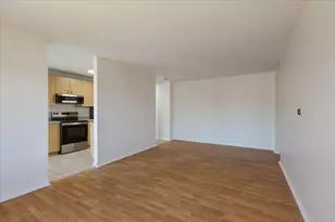 701 S Elmhurst Rd, Des Plaines, IL 60016 - Photo 4