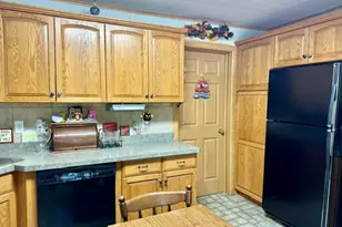 404 E 2nd St, Oglesby, IL 61348 - Photo 8