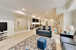 1947 Summerton Pl, Northbrook, IL 60062 - Photo 36