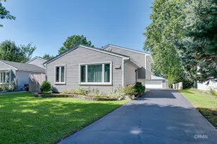 0S068 Cottonwood Dr, Wheaton, IL 60187 - Photo 1