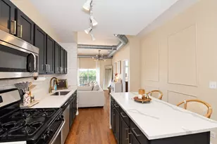 2356 N Elston Ct, Chicago, IL 60614 - Photo 6