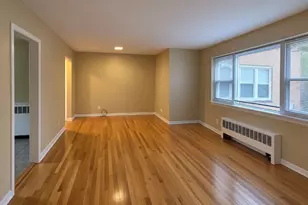 2607 W Fitch Ave, Chicago, IL 60645 - Photo 2