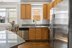 3755 N Wilton Ave, Chicago, IL 60613 - Photo 6