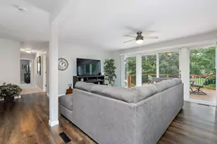 716 Woodland Hills Rd, Batavia, IL 60510 - Photo 6