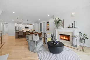 2221 N Hoyne Ave, Chicago, IL 60647 - Photo 2