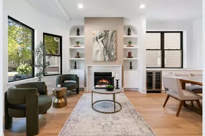 2332 N Maplewood Avenue N, Chicago, IL 60647 - Photo 2