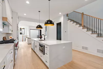 2332 N Maplewood Avenue N, Chicago, IL 60647 - Photo 8