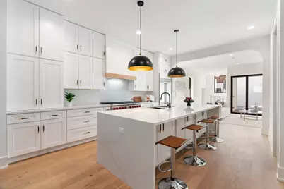 2332 N Maplewood Avenue N, Chicago, IL 60647 - Photo 6