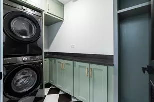2332 N Maplewood Ave, Chicago, IL 60647 - Photo 20