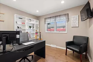 9121 Harlem Ave, Morton Grove, IL 60053 - Photo 10