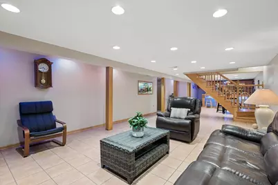 9121 Harlem Avenue, Morton Grove, IL 60053 - Photo 12