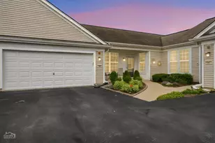 13607 Hemlock Rd, Huntley, IL 60142 - Photo 2