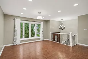 614 Oriole Dr, Streamwood, IL 60107 - Photo 2