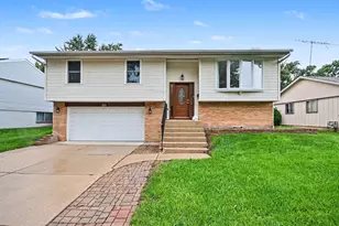 614 Oriole Dr, Streamwood, IL 60107 - Photo 1