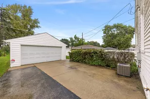 1207 Oregon St, Joliet, IL 60435 - Photo 18