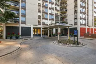 1460 N Sandburg Terrace, Chicago, IL 60610 - Photo 2