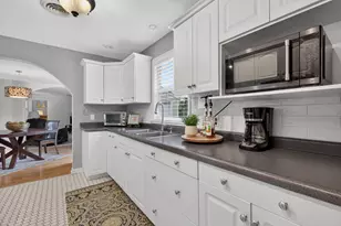 638 Moore St, Ottawa, IL 61350 - Photo 2