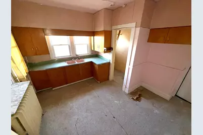 564 E Cass Street, Joliet, IL 60432 - Photo 12