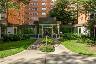 4970 N Marine Dr, Chicago, IL 60640 - Photo 1