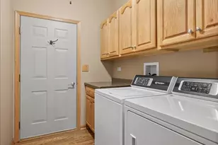 585 Mildred Dr, Marengo, IL 60152 - Photo 10