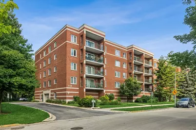 5320 N Lowell Avenue #205, Chicago, IL 60630 - Photo 1