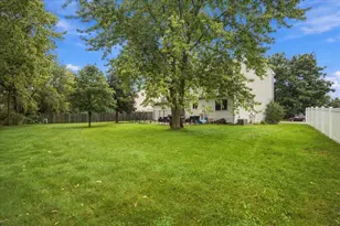 1419 Chestnut Ct, Yorkville, IL 60560 - Photo 4