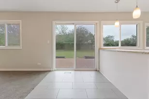 5224 Arlington Cir, Hanover Park, IL 60133 - Photo 8