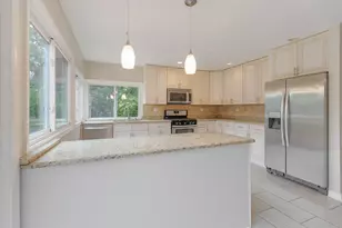 5224 Arlington Cir, Hanover Park, IL 60133 - Photo 10