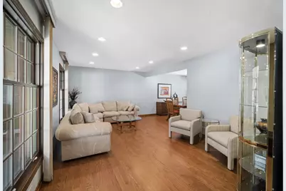 3220 N Volz Drive W, Arlington Heights, IL 60004 - Photo 14