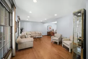 3220 N Volz Dr W, Arlington Heights, IL 60004 - Photo 14