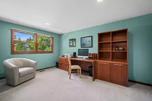 3220 N Volz Dr W, Arlington Heights, IL 60004 - Photo 20