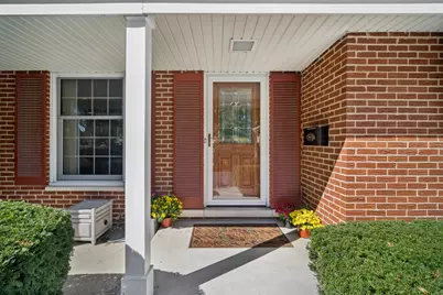 3220 N Volz Drive W, Arlington Heights, IL 60004 - Photo 2