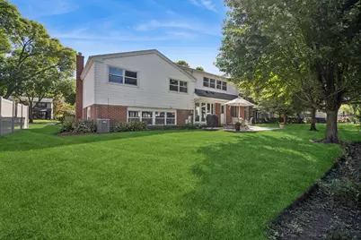 3220 N Volz Drive W, Arlington Heights, IL 60004 - Photo 24