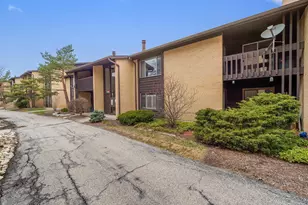 6176 Knoll Ln Ct, Willowbrook, IL 60527 - Photo 1