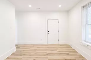 4347 W Irving Park Rd, Chicago, IL 60641 - Photo 6