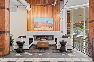 360 W Illinois St, Chicago, IL 60654 - Photo 2