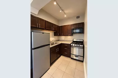 823 W Buena Avenue #207, Chicago, IL 60613 - Photo 6